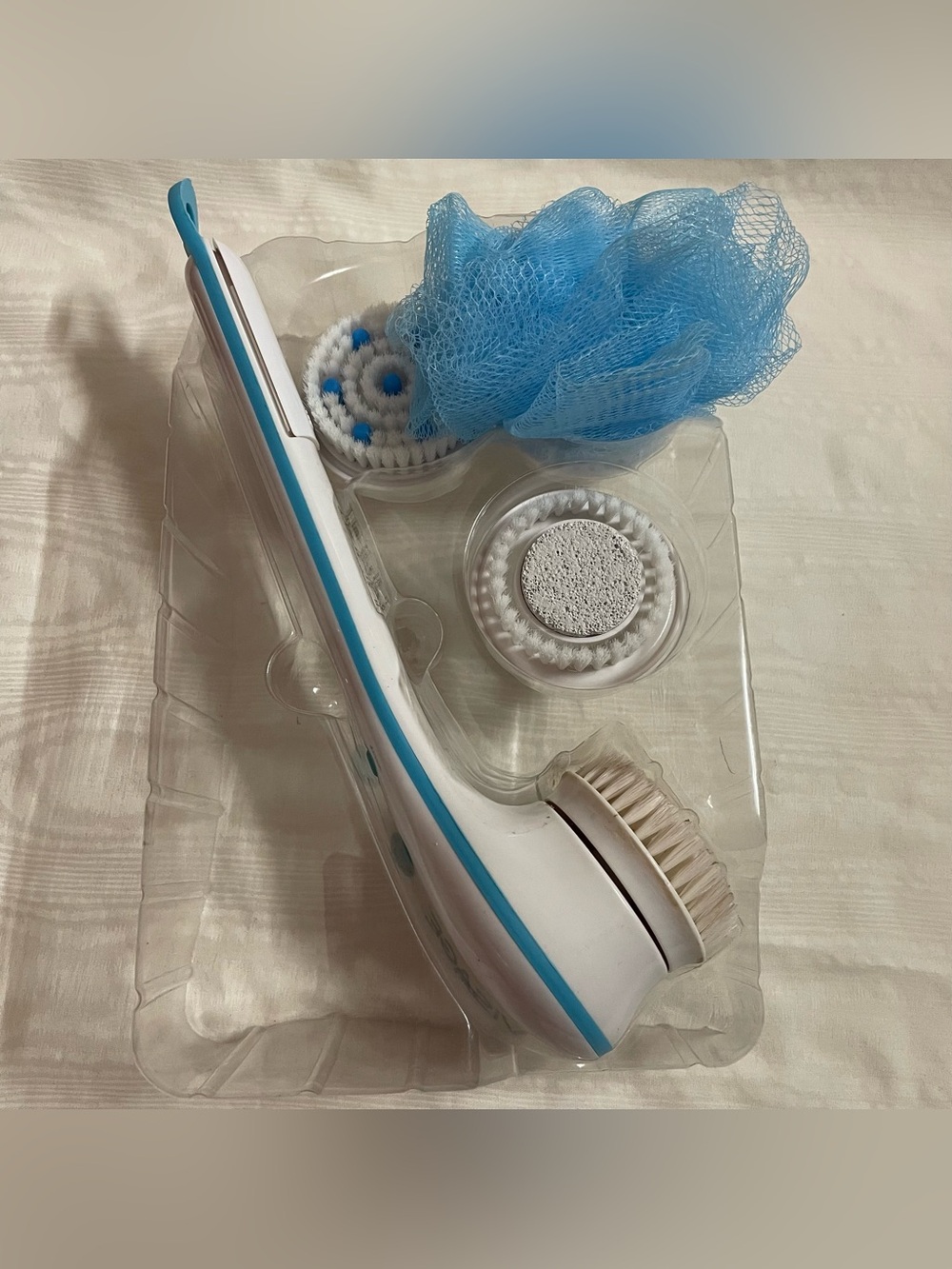 Visage Pro Style Rotating Spa Brush, No Batteries or Manual Included - Picture 2 of 8